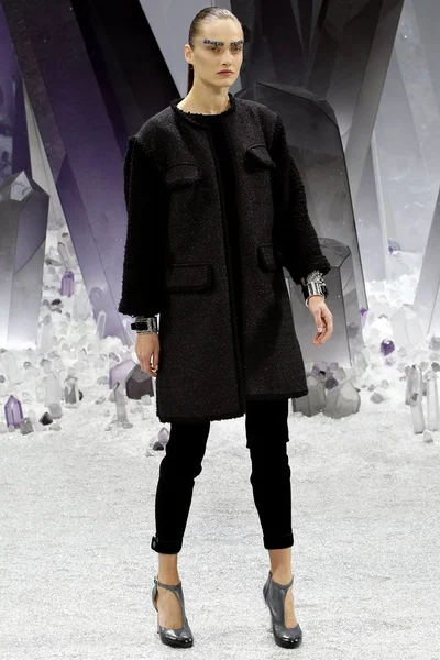 Look 15